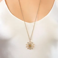 The Last Line Super Arrow Flower Necklace